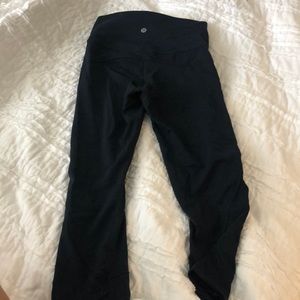 LuluLemon In Movement Cropped Leggings